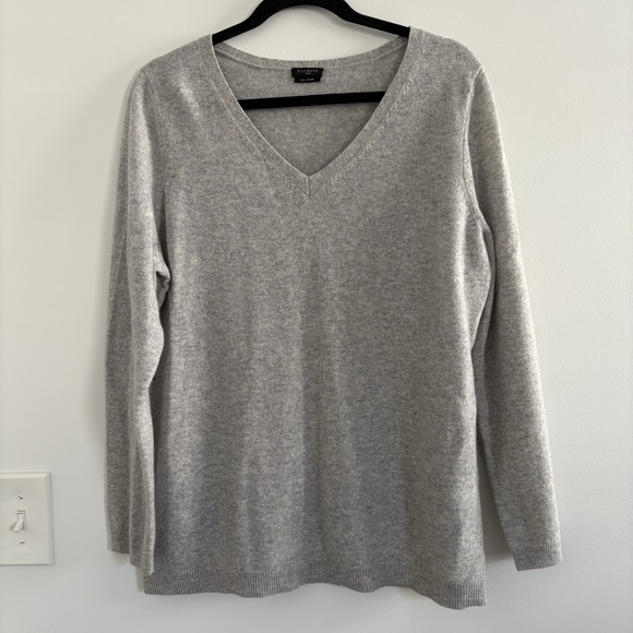 8Piece Bundle Of Talbots Women's XL Pure Cashmere Sweaters, Gray,Tan,Blue,Peach - Picture 11 of 16